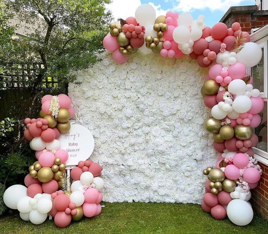 Flower Wall - White with roses